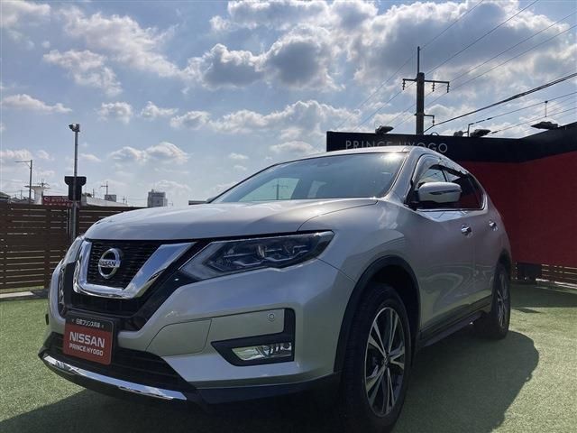 Nissan X-TRAIL 2018-09 186088-25