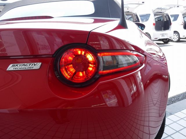 Mazda ROADSTER 2017-05 7216-3