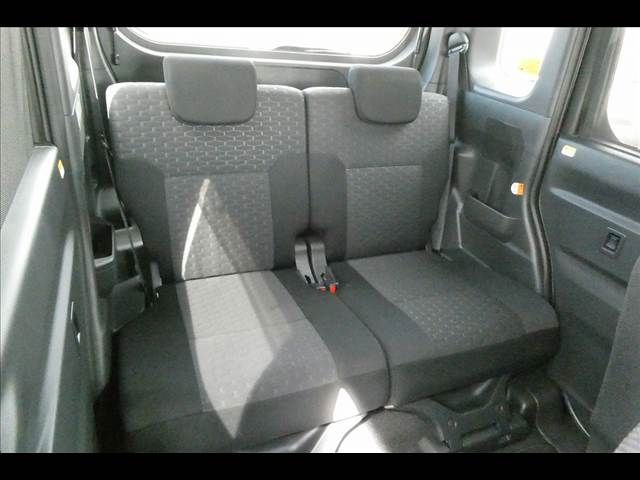 Toyota Pixis Mega 2015-11 10970-10