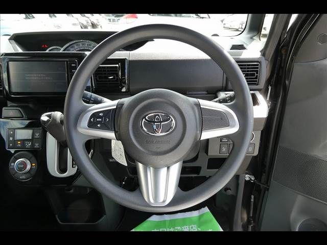 Toyota Pixis Mega 2015-11 10970-3