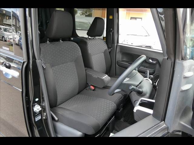 Toyota Pixis Mega 2015-11 10970-8