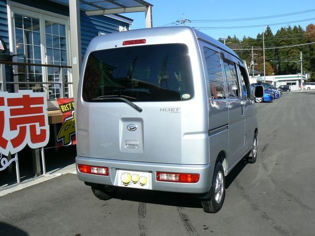 Daihatsu HIJET CARGO 2011-01 28074-2
