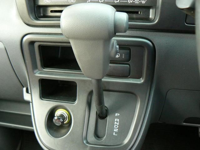 Daihatsu HIJET CARGO 2011-01 28074-9
