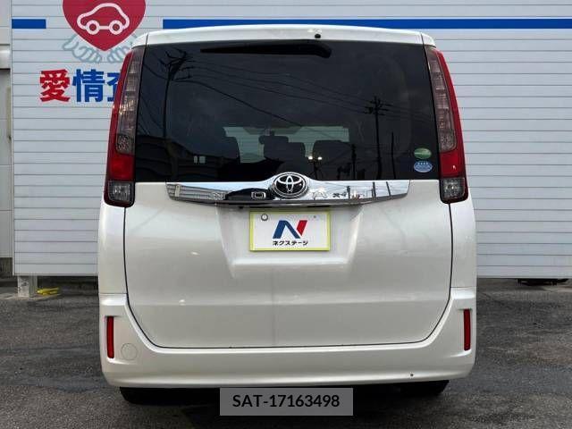 Toyota NOAH 2014-09 250439-16