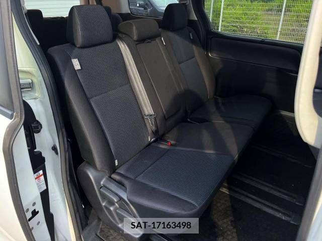 Toyota NOAH 2014-09 250439-9