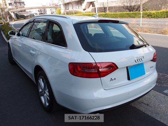 Audi A4 2015-02 214238-2