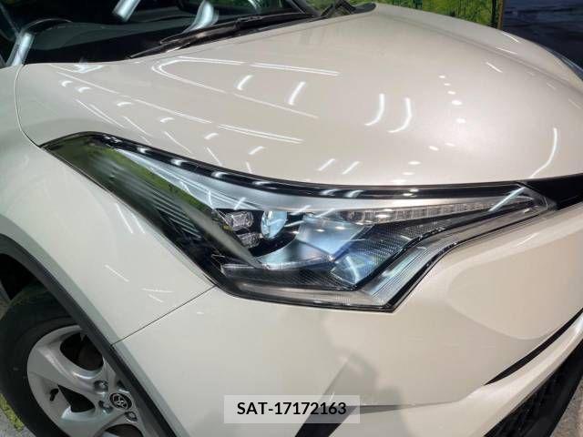 Toyota C-HR 2018-10 236036-12