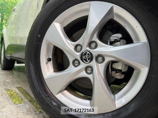 Toyota C-HR 2018-10 236036-13
