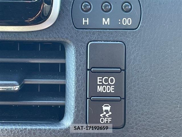 Toyota VOXY 2017-10 202986-21