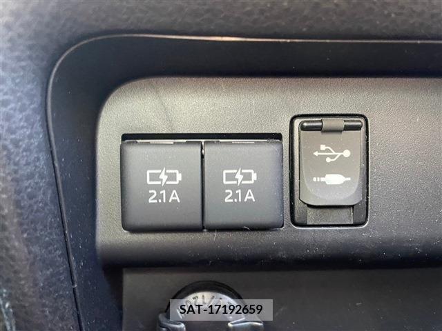 Toyota VOXY 2017-10 202986-19