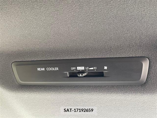 Toyota VOXY 2017-10 202986-18