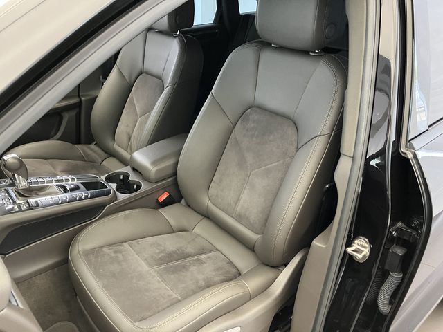Porsche MACAN 2018-09 13404-15