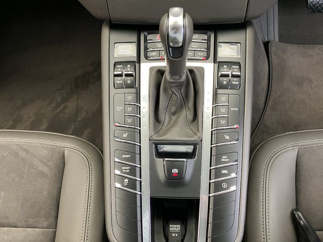 Porsche MACAN 2018-09 13404-11