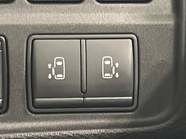Nissan SERENA 2017-11 13395-3