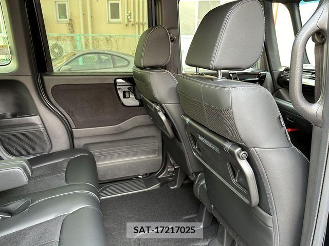 Honda N BOX CUSTOM 2023-02 220884-12