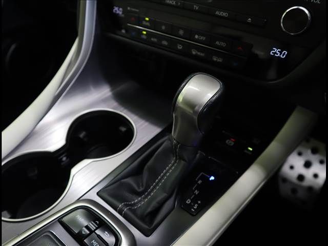 Lexus RX 2018-05 12299-18