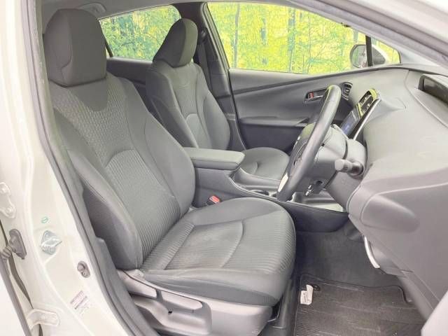 Toyota PRIUS 2017-02 185577-8