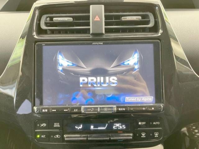 Toyota PRIUS 2017-02 185577-2