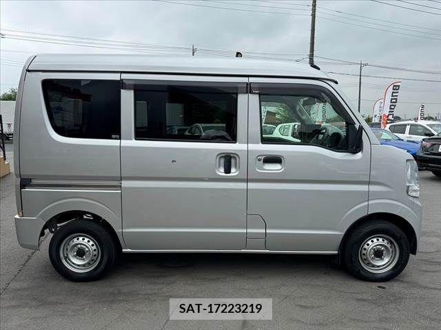 Suzuki EVERY 2018-04 297386-11