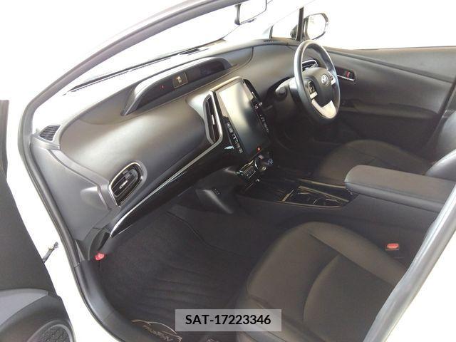 Toyota PRIUS PHV 2017-06 366796-8