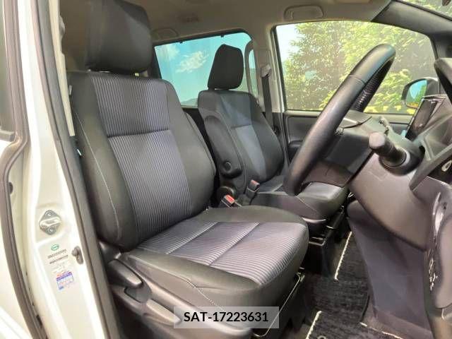 Toyota VOXY 2017-06 321508-8