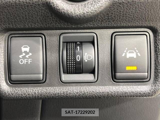 Nissan NOTE 2017-01 382867-3