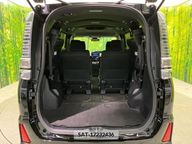 Toyota VOXY 2018-10 394983-11