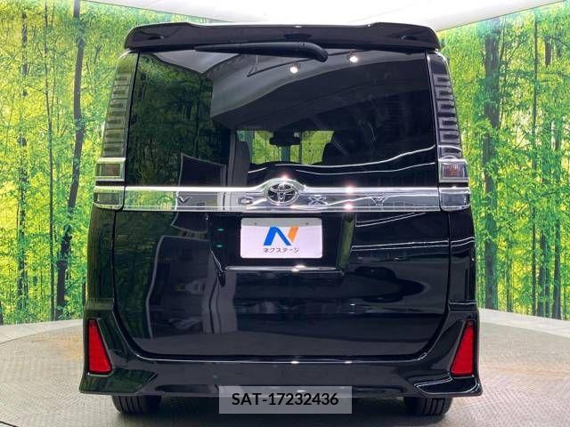Toyota VOXY 2018-10 394983-16