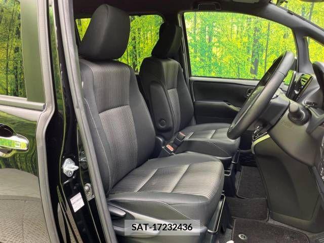 Toyota VOXY 2018-10 394983-8