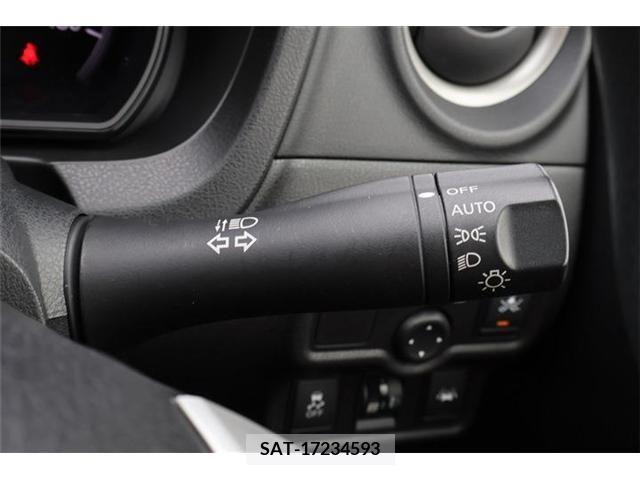 Nissan NOTE 2016-10 224984-12