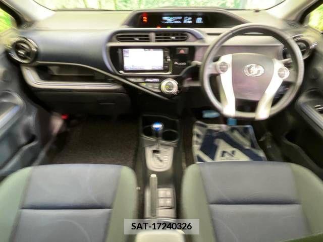 Toyota AQUA 2015-08 314039-1