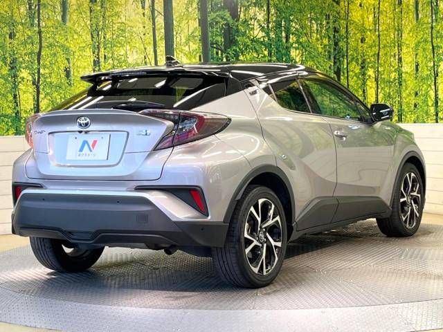 Toyota C-HR 2018-11 181159-17
