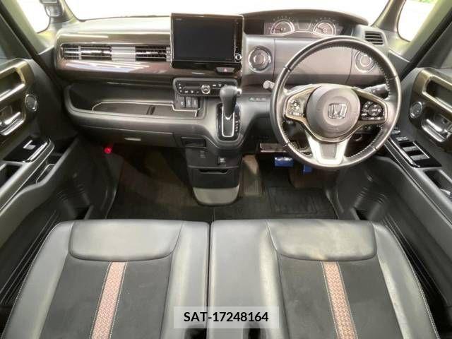Honda N BOX CUSTOM 2018-05 335113-1