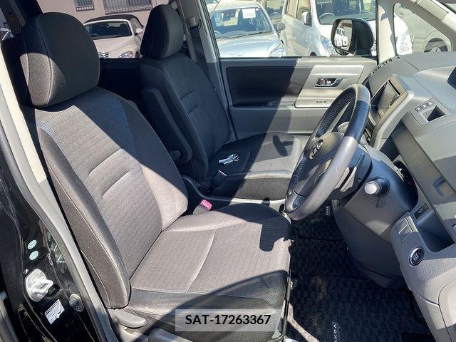 Toyota VOXY 2008-12 370441-11