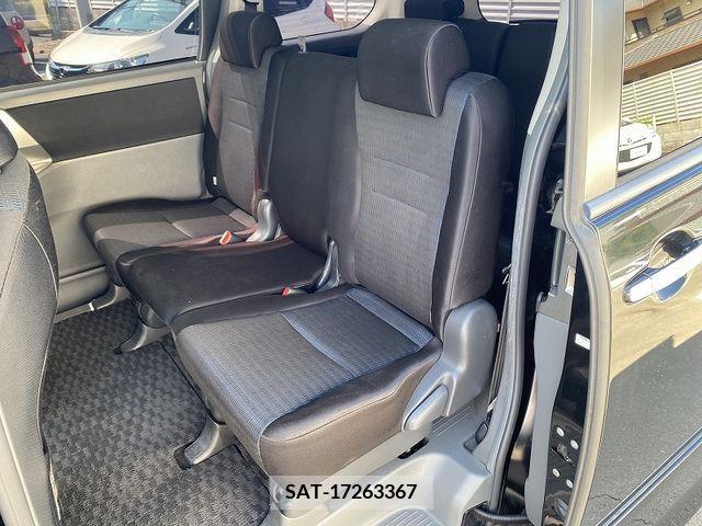 Toyota VOXY 2008-12 370441-13
