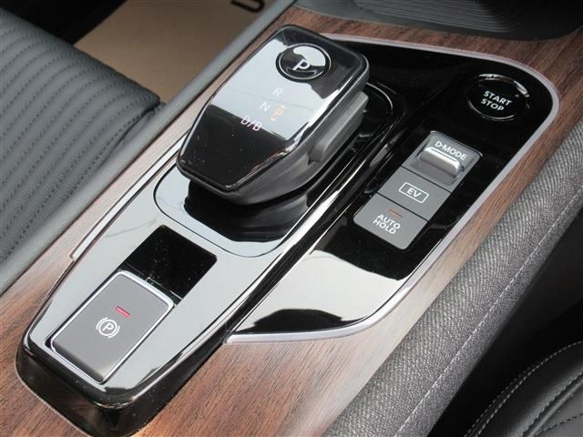 Nissan AURA 2022-10 195233-11