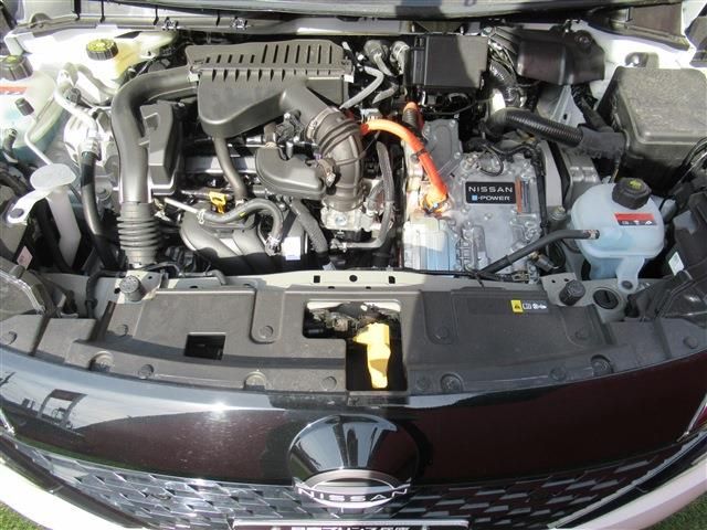 Nissan AURA 2022-10 195233-28