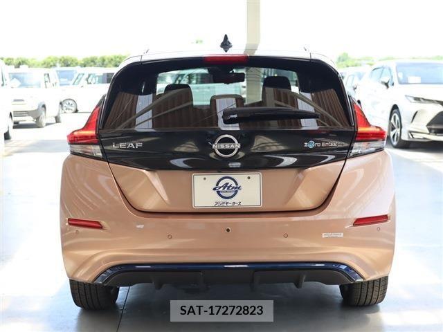 Nissan LEAF 2021-10 342216-4
