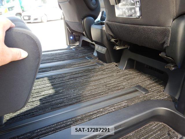 Toyota ALPHARD 2019-03 299476-12