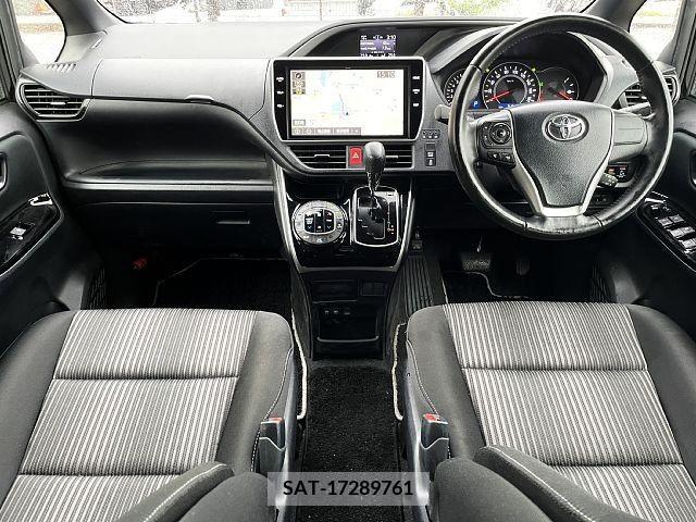 Toyota VOXY 2019-01 289007-1