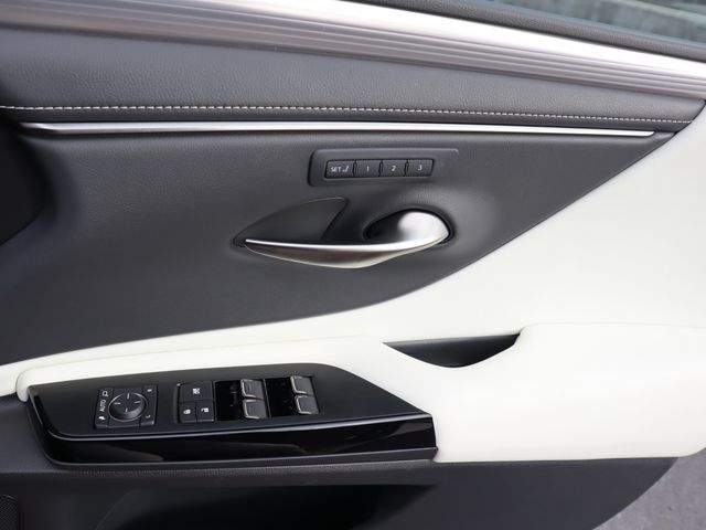 Lexus ES 2022-12 183372-18