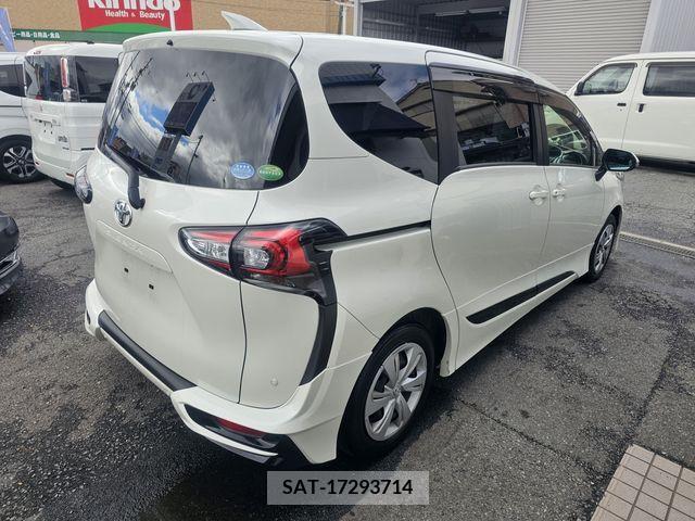 Toyota SIENTA 2021-02 285079-3