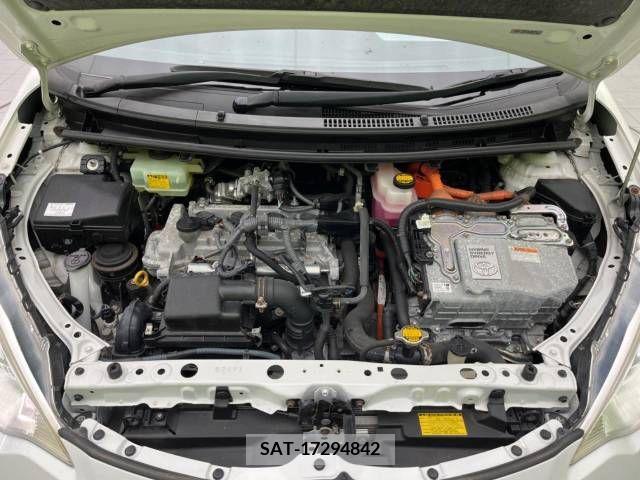 Toyota AQUA 2013-06 395664-18