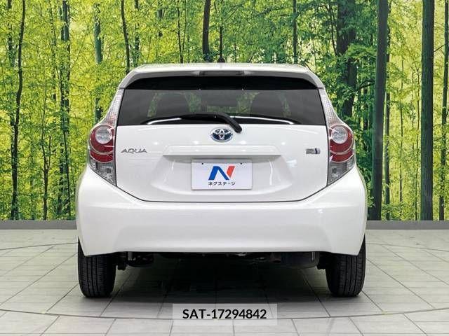 Toyota AQUA 2013-06 395664-15
