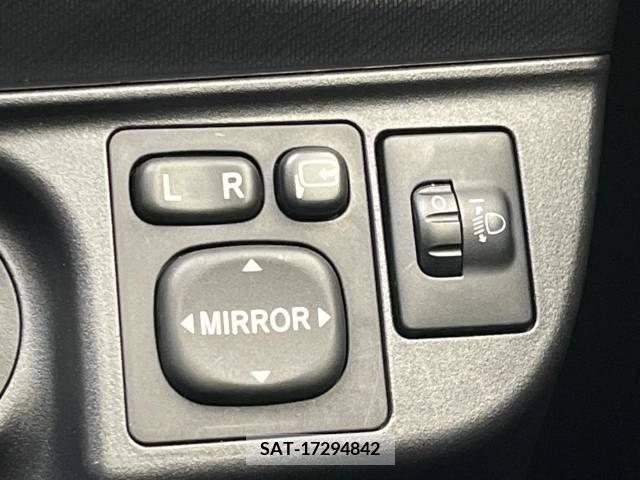 Toyota AQUA 2013-06 395664-5