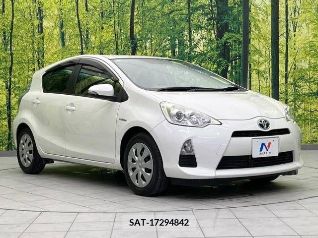 Toyota AQUA 2013-06 395664-16