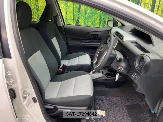 Toyota AQUA 2013-06 395664-7