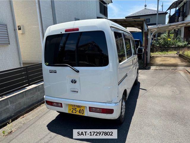 Toyota PIXIS VAN 2013-01 386848-2
