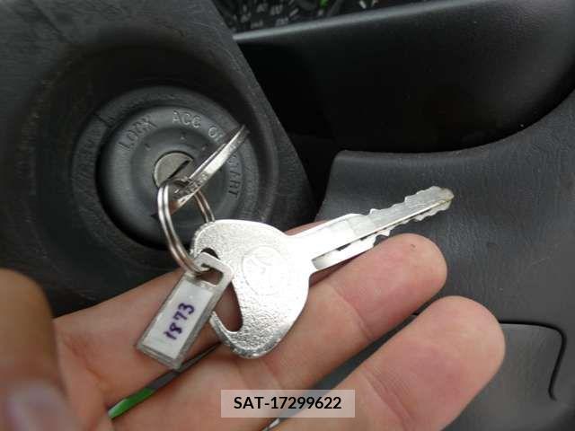 Mazda BONGO VAN 2015-03 327428-10