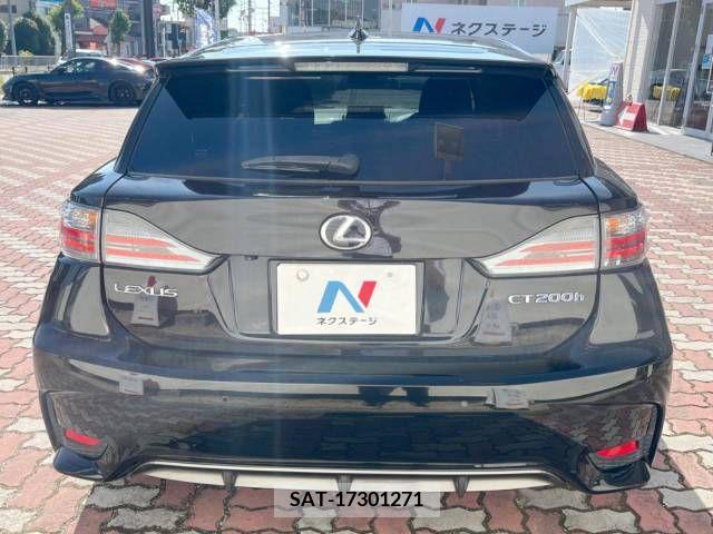 Lexus CT 2016-01 322680-15